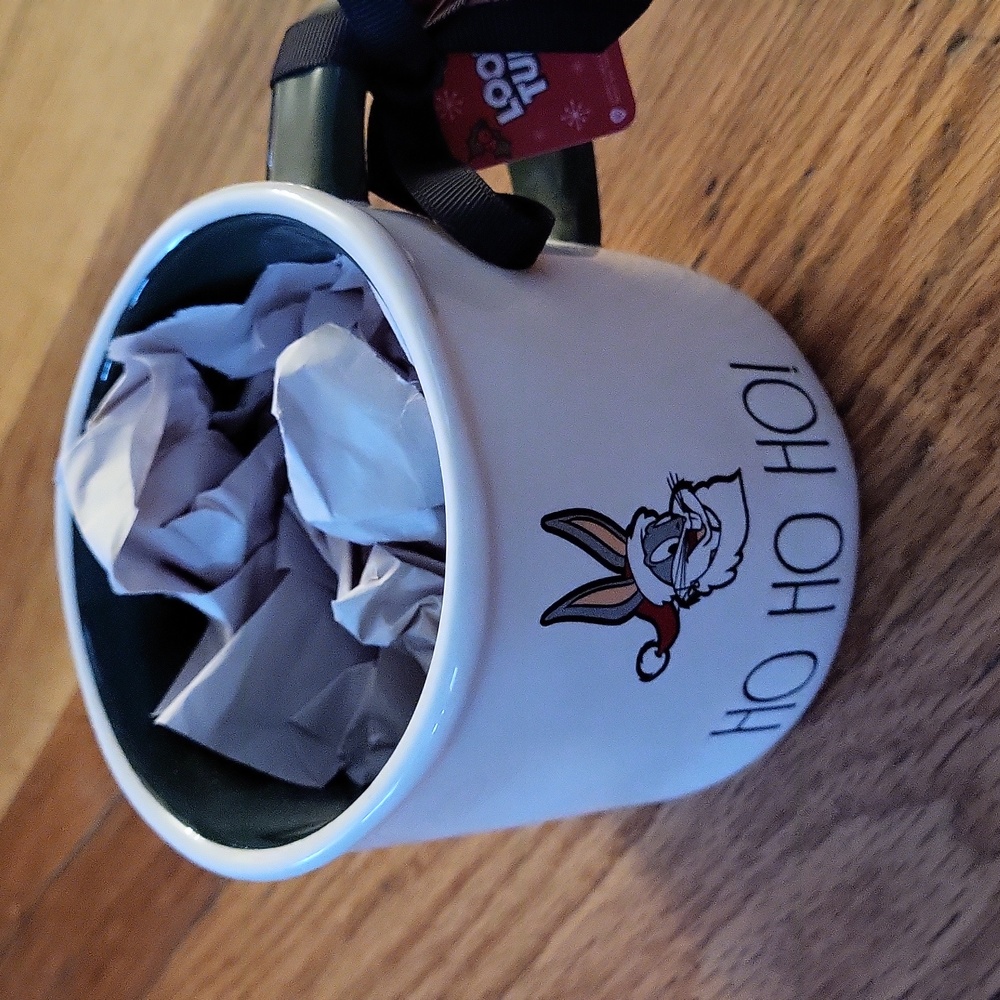 *NEW* Rare Rae Dunn Bugs Bunny “Ho Ho Ho” Looney Tunes Christmas Mug